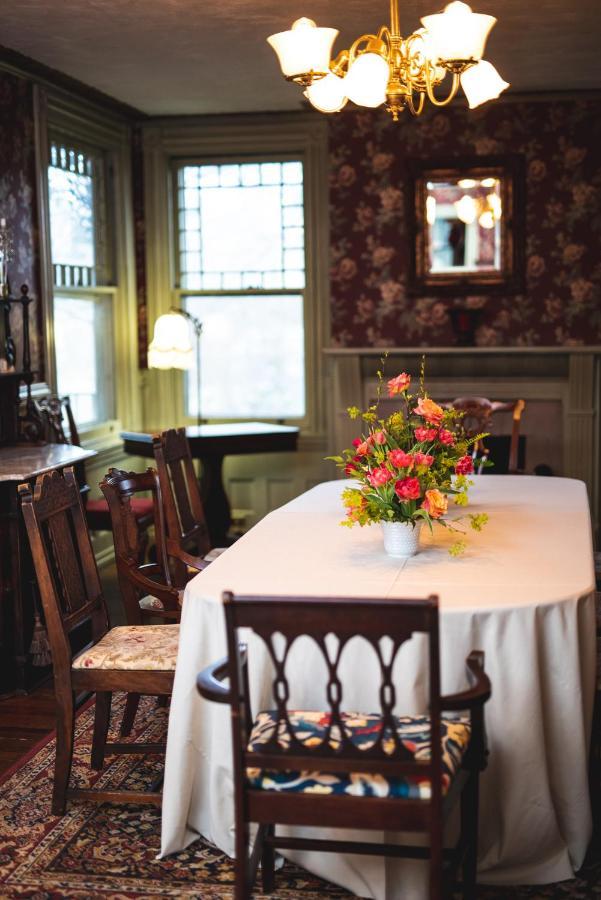 Faunbrook Bed & Breakfast (Adults Only) West Chester Exterior photo