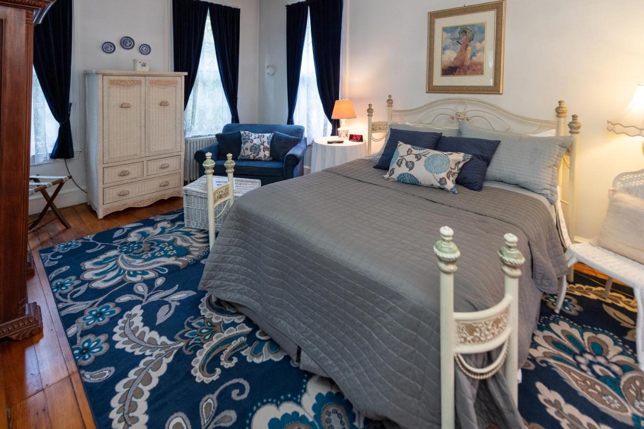 Faunbrook Bed & Breakfast (Adults Only) West Chester Exterior photo