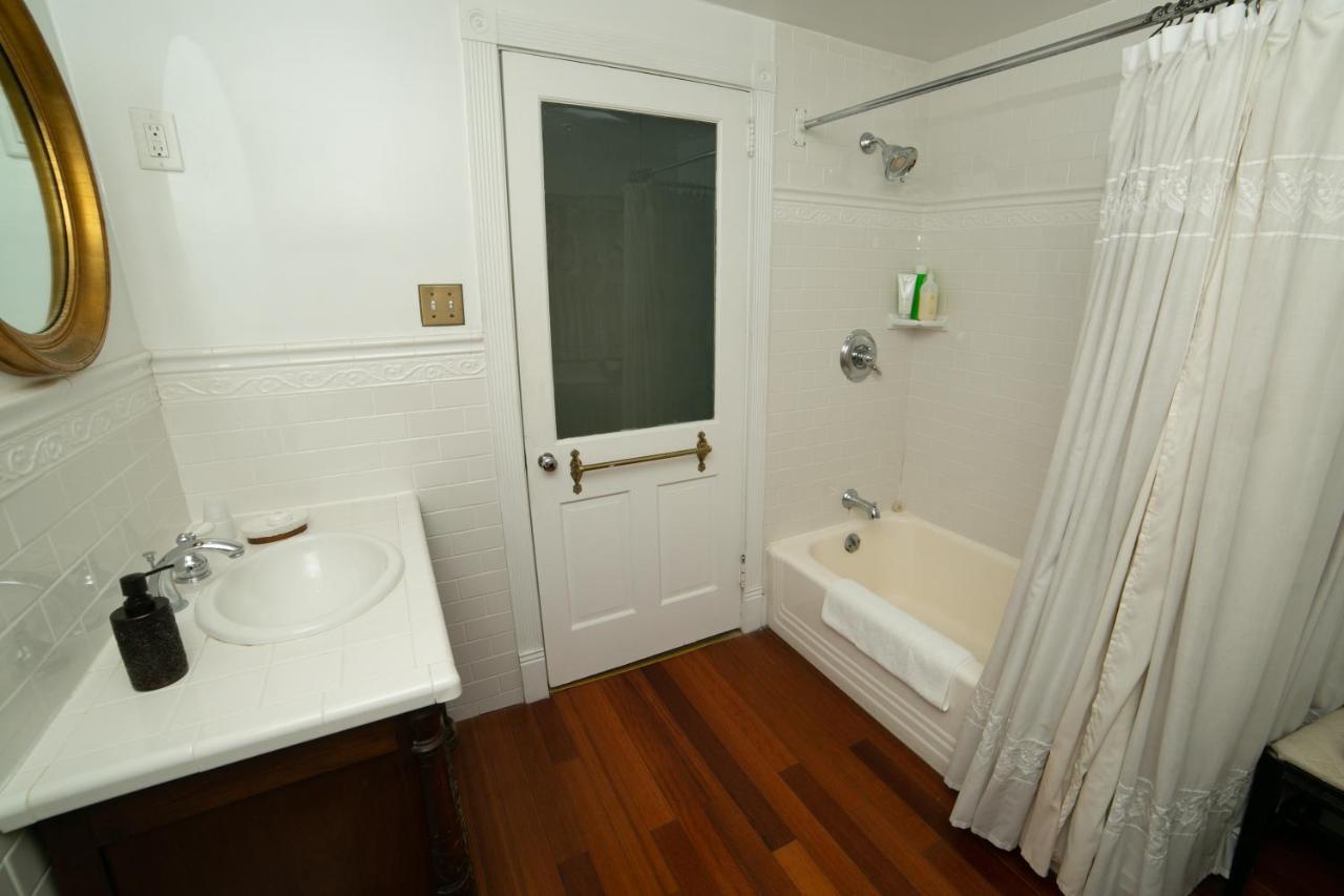 Faunbrook Bed & Breakfast (Adults Only) West Chester Room photo